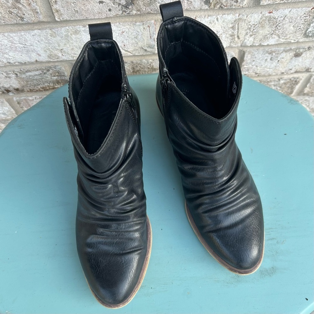 BareTraps Black Ankle Booties with Buckle Detail - Picture 3 of 10